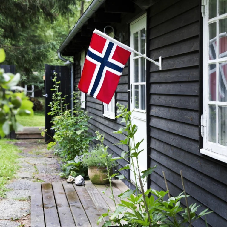 Facadestang med Norsk flag