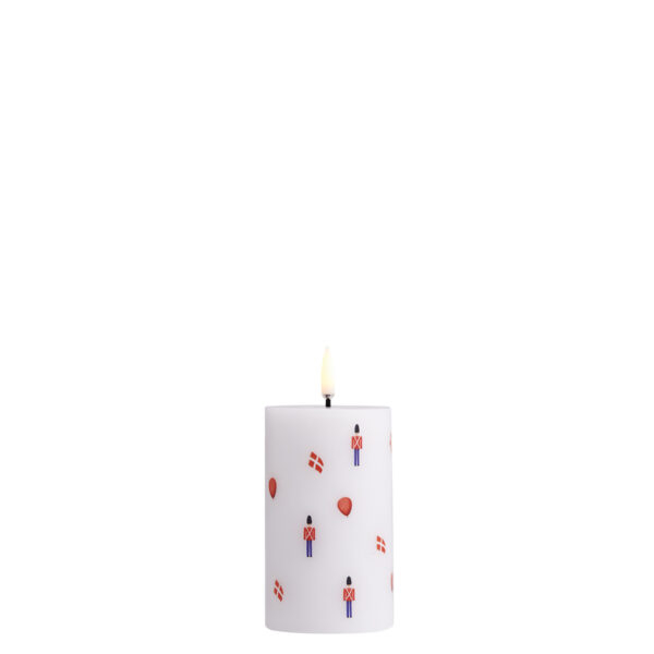 LED pillar celebration candle DK, Smooth, 5,8 x 10,1 cm